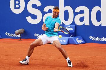 Rafael Nadal se impuso 6-3 y 6-3 sobre David Ferrer en los octavos de final del Conde de Godó de Barcelona.