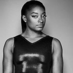 Simone Biles se pronuncia sobre los asesinatos de su hermano