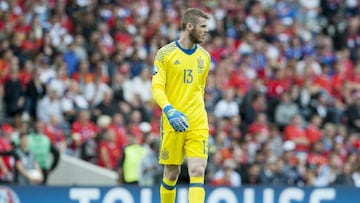 De Gea decides to stay with Mourinho's Manchester United