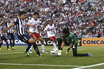 El costarricense nacionalizado guatemalteco, adem¨¢s de ganar 3 ligas y una copa, anot¨® 35 goles en su carrera.
