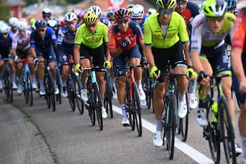 Omar Fraile de España y el Equipo INEOS Grenadiers durante la Vuelta a España 2023, Etapa 16, una etapa de 120,1 km desde Liencres a Bejes.