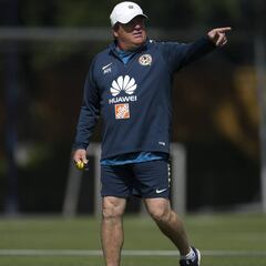 Miguel Herrera, la rivalidad con Pumas y Nicolás Castillo