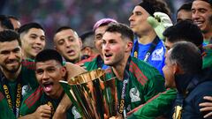 Giménez celebra la obtención de la Copa Oro en el SoFi Stadium de Los Angeles.