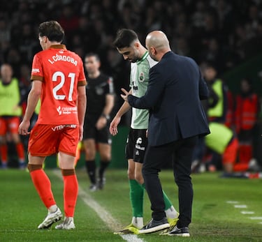 Aprobados y suspensos del Racing contra el Burgos: del gol y sanción de Andrés Martín a la salvada de Facu González