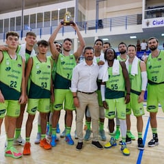 El Unicaja inicia la pretemporada con buena imagen en Melilla