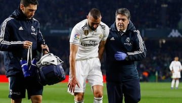 El dedo de Benzema obliga
al Madrid a fichar un nueve