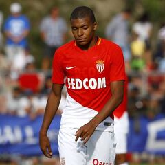 Mbappé sigue siendo titular con el Mónaco, 60' ante el PSV