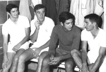 Vicente del Bosque en un partido con el Real Madrid. Jugo en el Plus Ultra (actual Real Madrid Castilla) de 1968-1970. Tras unos años cedido en el Castellón y en el Córdoba volvió a las filas ya del Real Madrid, en donde estuvo de 1973-1984.  