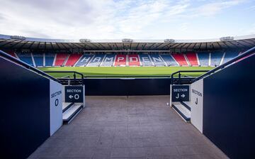 Hampden Park está situado en Glasgow (Escocia) con una capacidad de 52. 500 espectadores. Es es escenario habitual de las eliminatorias de la Copa de Escocia y de la Copa de la Liga de Escocia.