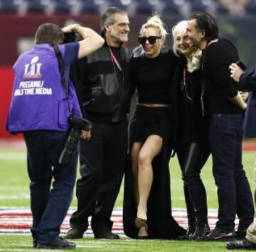 Lady Gaga ya ha llegado al estadio de la Super Bowl. El show del descanso le pertenece.