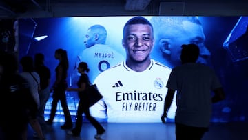 Real Madrid fans shop for Kylian Mbappe's new shirt in the official shop ahead of his presentation at Santiago Bernabeu stadium next week, Madrid, Spain, July 12, 2024. REUTERS/Isabel Infantes