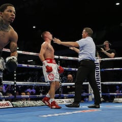 Davis fue una pesadilla para Walsh con Mayweather de testigo