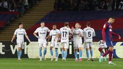 Los jugadores del Girona celebran uno de los goles ante el Barça.