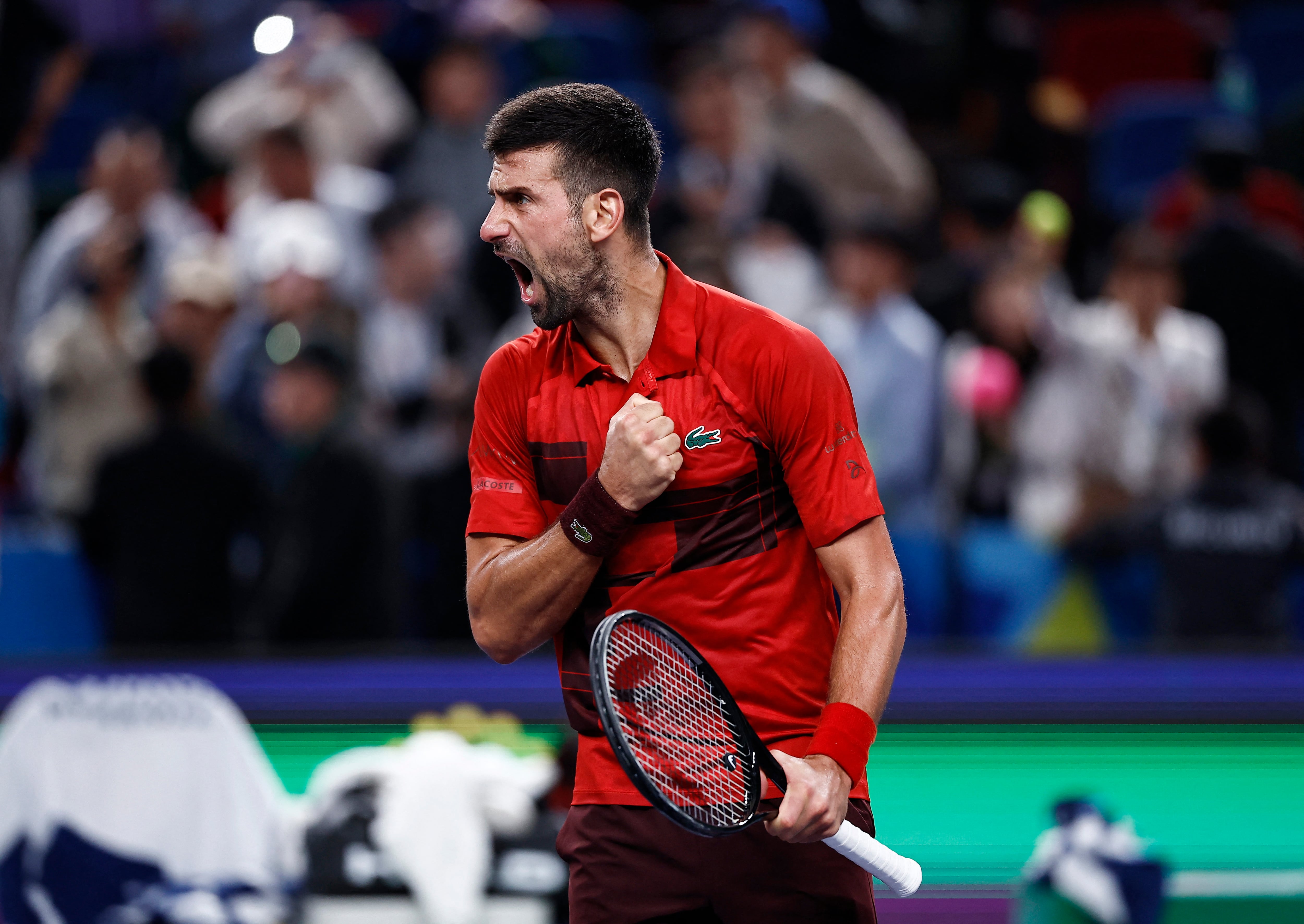 Un Djokovic titánico se cita con Sinner en la final de Shanghái