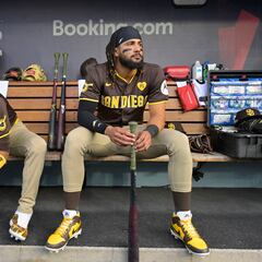 Luis Arraez's thumb healing well after surgery