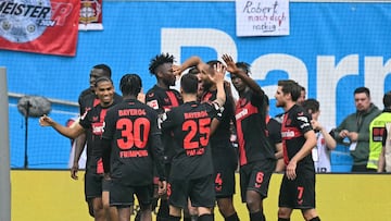 With Bayer Leverkusen having achieved the unbelievable, here’s a look at the other teams in history which have managed to go unbeaten for a whole season.