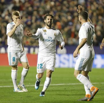 Isco volvió a adelantar al Real Madrid. 1-2.