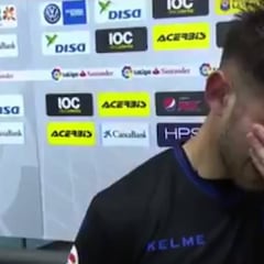 Emociona: jugador de Alavés llora en plena entrevista