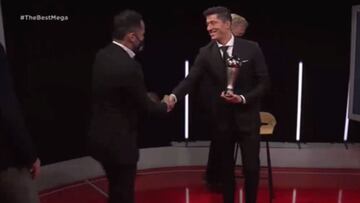 Desconcierto entre Pedrerol y compa?ia cuando dieron el premio: "Son un poco cutres..."