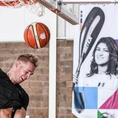 Kelvin Jones, baja de Fuerza Regia por lesión de tobillo