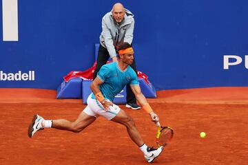 Rafael Nadal se impuso 6-3 y 6-3 sobre David Ferrer en los octavos de final del Conde de Godó de Barcelona.