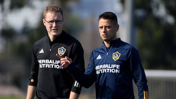 En entrevista para ESPN, Matías Almeyda no dudó en defender a Chicharito Hernández, luego de que ha sido sumamente criticado tras su llegada a la MLS.