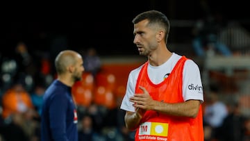 07/12/24 PARTIDO PRIMERA DIVISION
VALENCIA - RAYO VALLECANO
CALENTAMIENTO JOSE LUIS GAYA
