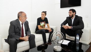 Alfredo Relaño, Jorge Garbajosa y Alba Torrens en la segunda jornada del ciclo de 'Inspiration Women'. 