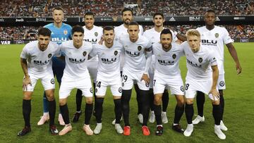 Once del Valencia en uno de los encuentros ligueros disputados en Mestalla.