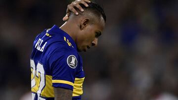 Colombian forward Sebastian Villa, of Argentina's Boca Juniors, reacts after missing a chance to score against Colombia's Independiente Medellin during the Copa Libertadores group H football match at La Bombonera stadium, in Buenos Aires, on March 10, 2020. - Boca Juniors announced on April 28, 2020 it will take the "corresponding measures" after Villa was accused of gender violence by his girlfriend, who published pictures of her beaten body. (Photo by JUAN MABROMATA / AFP)