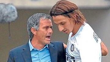 PELIGRO. Ronaldo dispara a puerta con el Corinthians.