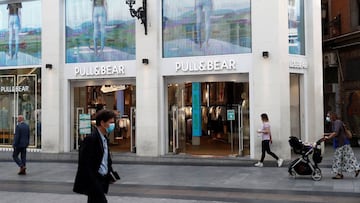 Imagen de ciudadanos paseando por las calles del centro de Madrid.