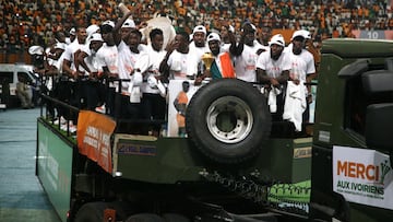 Los jugadores de Costa de Marfil, durante la celebración en Abidjan del título logrado en la Copa África.