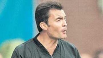 <b>APEADO. </b>Mejuto ha sido eliminado del Mundial por la FIFA.