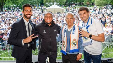 Amancio, Casillas, Roberto Carlos y Arbeloa, en la ‘Fan Zone’ del Real Madrid.