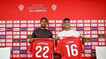 Chirino (izq) y Marcos Luna durante su presentación como nuevos jugadores de la UD Almería.