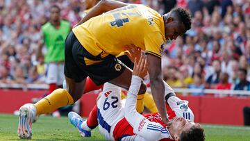 Yerson Mosquera hace su debut en la Premier League