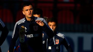 Cobresal refuerza su defensa con un ex U y UC