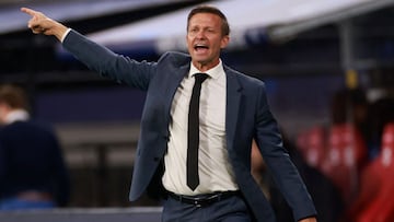 (ARCHIVOS) En esta foto de archivo tomada el 28 de septiembre de 2021, el entrenador en jefe de Leipzig en EE. UU., Jesse Marsch, reacciona desde el banquillo durante el partido de fútbol del Grupo A de la Liga de Campeones de la UEFA RB Leipzig v Club Br