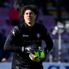 Guillermo Ochoa tiene debut agridulce con la Salernitana frente al AC Milán en Italia