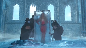 Mariah Carey es descongelada en este video para dar inicio a la época navideña