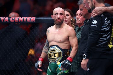 Favorazo de Volkanovski a Topuria