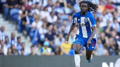 Real Madrid: Porto midfielder Romário Baró on Zidane's radar