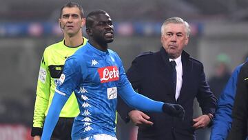 Ancelotti y Koulibaly, en un partido del Nápoles.