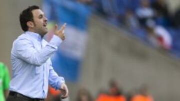 El entrenador del Espanyol Sergio Gonz&aacute;lez, durante el partido que enfrent&oacute; a los pericos con el Granada en el estadio de Cornell&agrave;-El Prat.