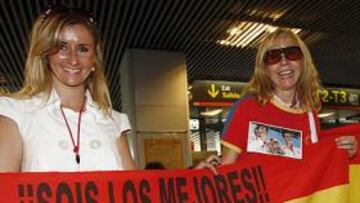 <b>CAMPEONES.</b> Familiares y aficionados han recibido a los olímpicos españoles.
