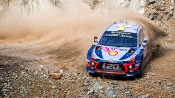 Andreas Mikkelsen con el Hyundai i20 en Turqu&iacute;a.