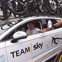 El pelotón despide a Portal: "Ha sido la persona más amable y más feliz que he conocido"