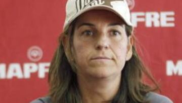 <b>EL MOMENTO. </b>El presidente Escañuela mira a Arantxa con sorpresa.