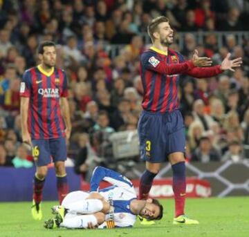 Barcelona-Espanyol. Piqué y Sergio García.